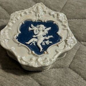 Elegant Blue and White Cherub Art Box